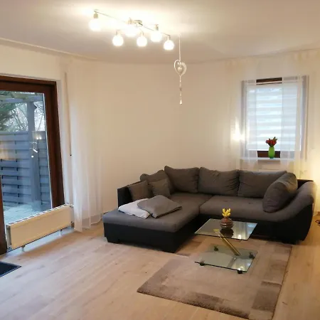 Ebenerdige Mit Grosser Terrasse In Der Naehe Des Waldes, Zum Wohlfuehlen 아파트 *