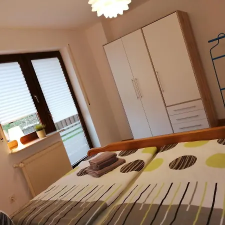 Apartman Ebenerdige Mit Grosser Terrasse In Der Naehe Des Waldes, Zum Wohlfuehlen