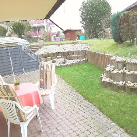 Ebenerdige Mit Grosser Terrasse In Der Naehe Des Waldes, Zum Wohlfuehlen 아파트