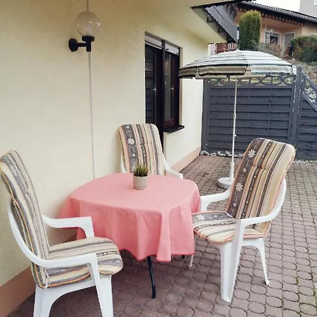 Ebenerdige Mit Grosser Terrasse In Der Naehe Des Waldes, Zum Wohlfuehlen Apartment