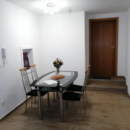 Ebenerdige Mit Grosser Terrasse In Der Naehe Des Waldes, Zum Wohlfuehlen Apartment